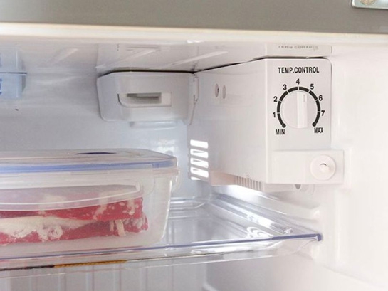 Tủ lạnh yếu không đông đá do đâu và cách khắc phục